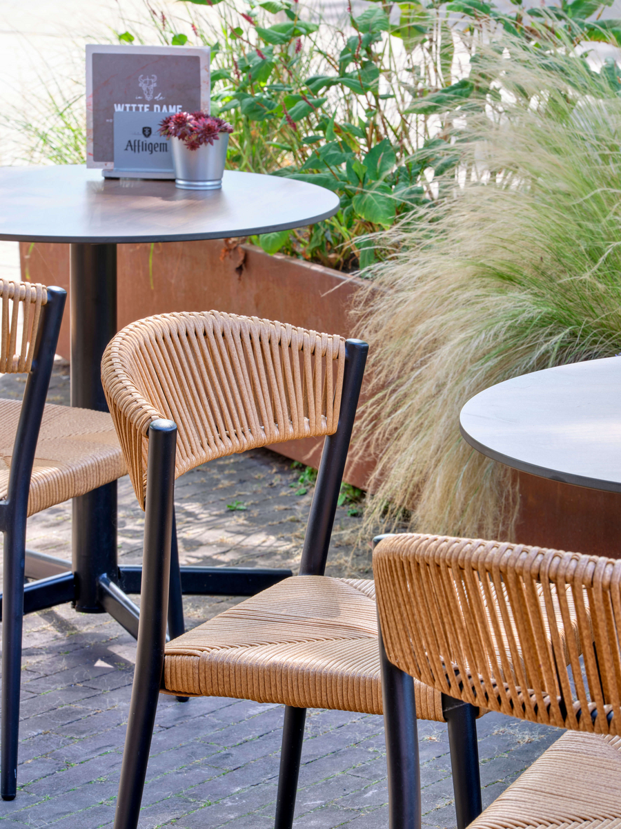 Praag outdoor chair with resin wicker seat and black aluminium legs